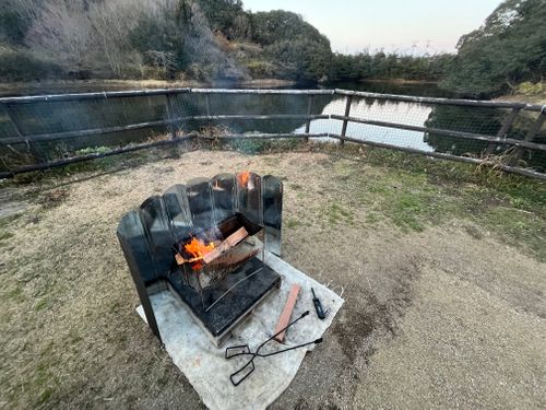 MoooM JAPAN ツール 火起こし ヨスケサンバジャロさんのキャンプギア CAMPiii（キャンピー） -キャンプ専用SNS キャンプのすべてがここに集まる-