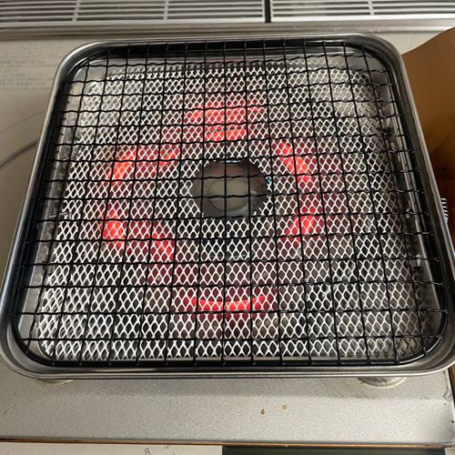 ダイソー ヒーティング グリル フォレキャンさんのキャンプギア CAMPiii（キャンピー） -キャンプ専用SNS キャンプのすべてがここに集まる-