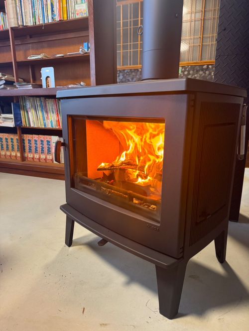 LEDA ヒーティング ストーブ 空飛ぶくじらさんのキャンプギア CAMPiii（キャンピー） -キャンプ専用SNS キャンプのすべてがここに集まる-