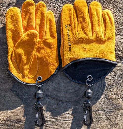 ブッシュクラフトインク その他 焚き火グローブ camping roll♪さんのキャンプギア CAMPiii(キャンピー) -キャンプ専用SNS キャンプのすべてがここに集まる-