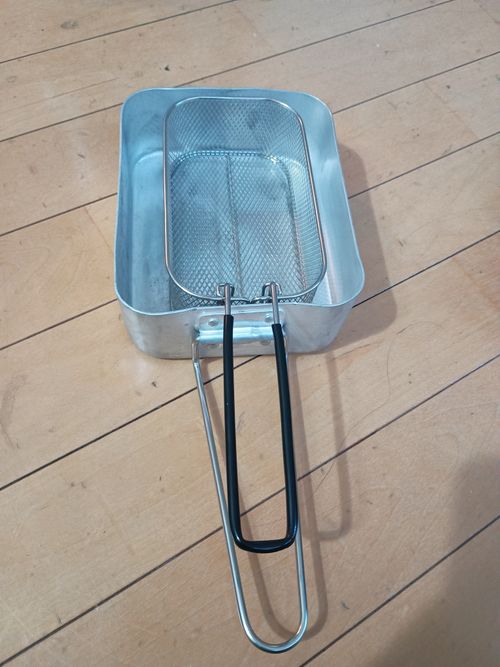 イギリス軍 クッキング フライパン ウエィダーさんのキャンプギア CAMPiii（キャンピー） -キャンプ専用SNS キャンプのすべてがここに集まる-